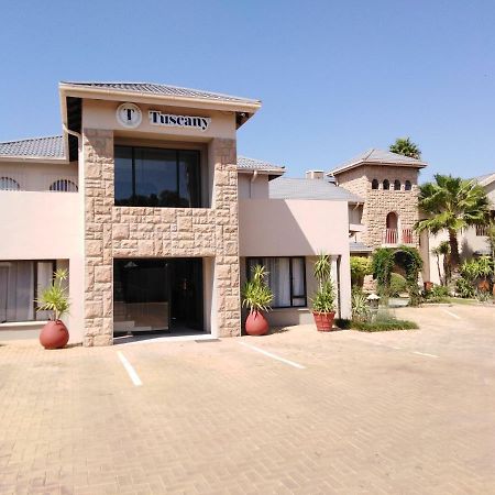 Tuscany Vryburg Екстер'єр фото