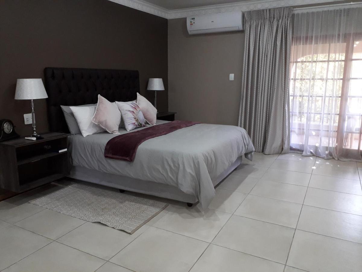Tuscany Vryburg Екстер'єр фото