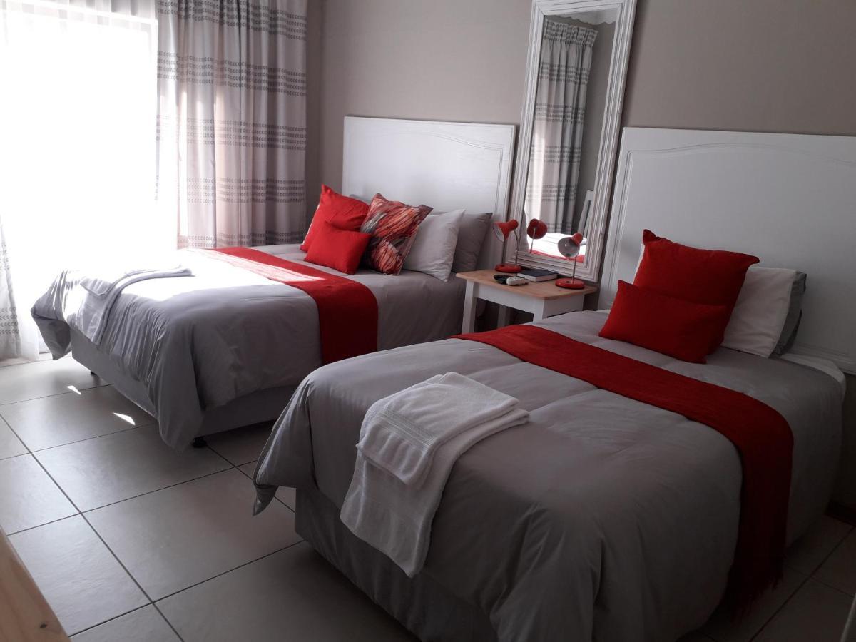 Tuscany Vryburg Екстер'єр фото