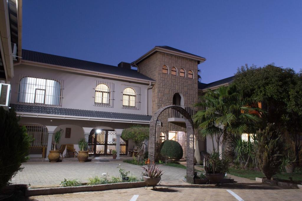 Tuscany Vryburg Екстер'єр фото