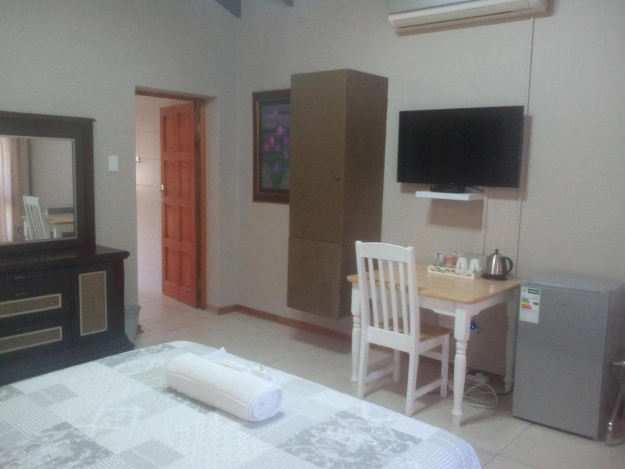 Tuscany Vryburg Екстер'єр фото