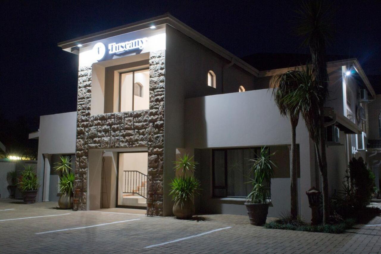 Tuscany Vryburg Екстер'єр фото
