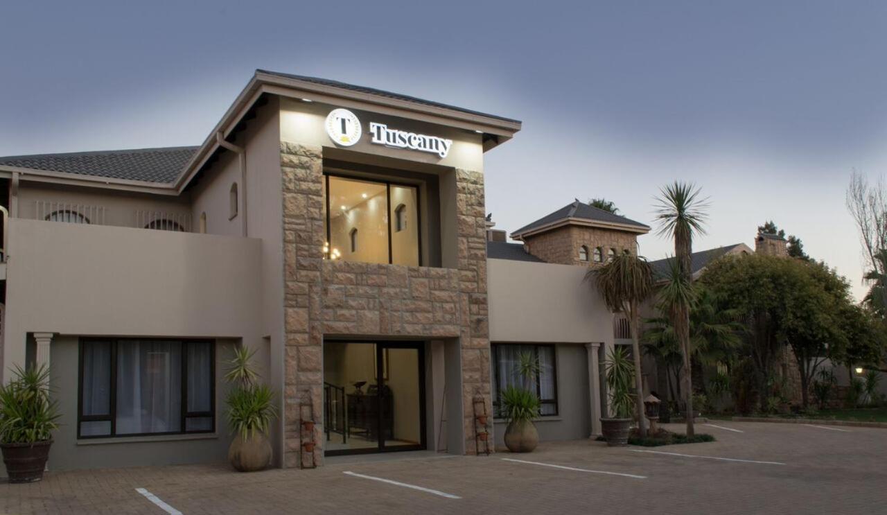 Tuscany Vryburg Екстер'єр фото